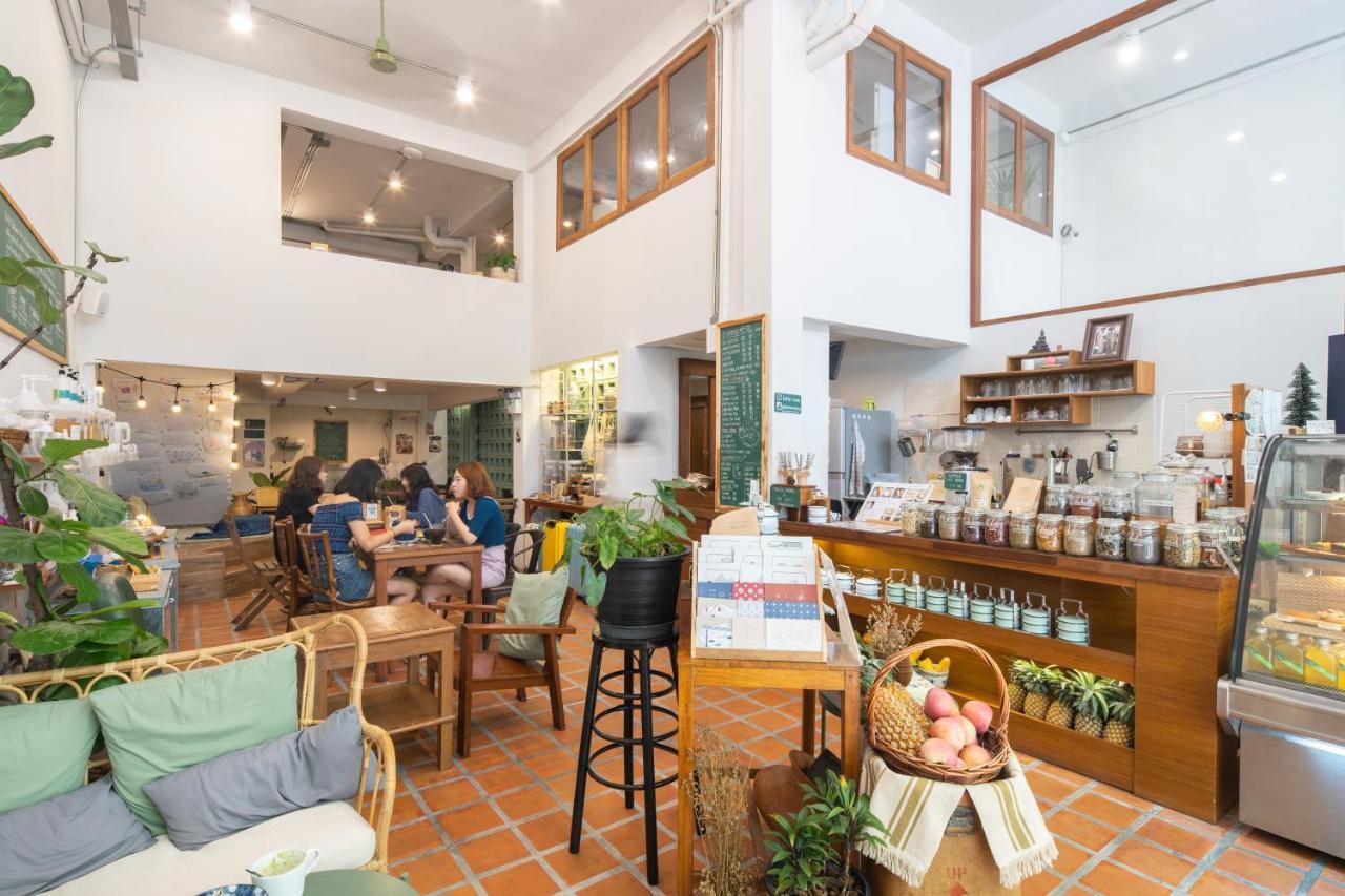 Better Moon Guesthouse Bangkok Exterior foto